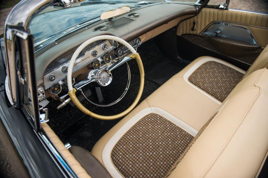 Интерьер Desoto Adventurer Convertible (S-26A) 1957 года  (фото 48 из 60)